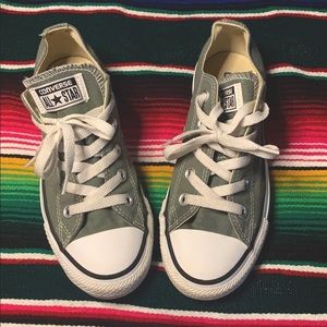 Low Top Olive Green Converse 💚